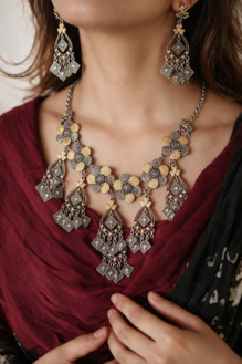 Antique Dual-Tone Floral Floral Chandelier Necklace & Earring Set