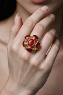 Vintage Burgundy Bloom Cocktail Ring – Antique Gold Floral Statemen